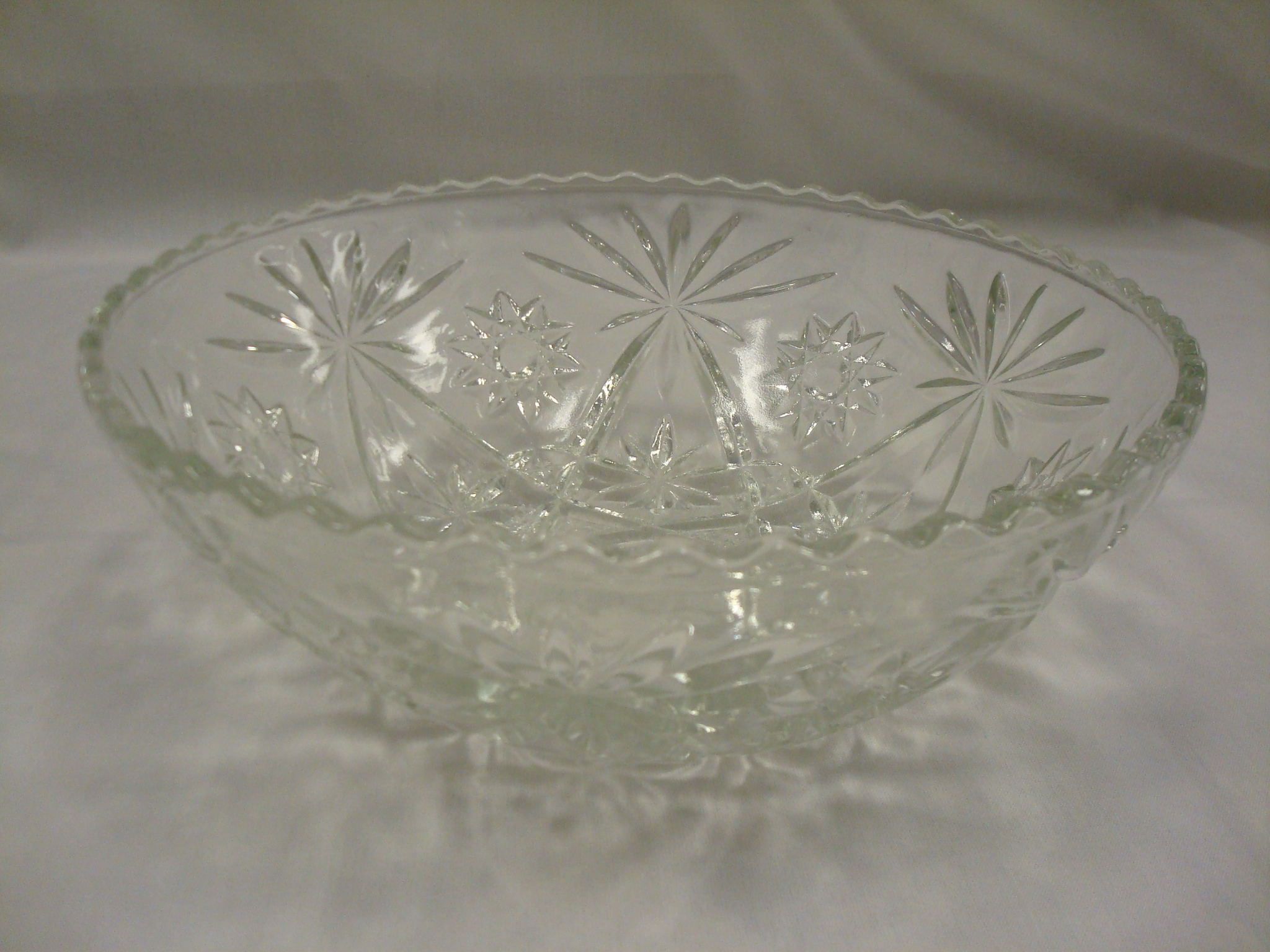 Serving Bowl - Glass Crystal Cut