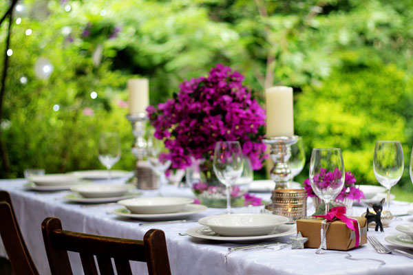 Planning Garden Parties--Vibrant Colors and Decoration Ideas for Grownups and Kids Alike!